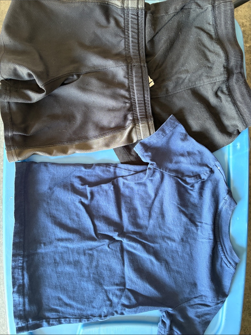 Size 2T boys clothes bundle - Picture 3 of 3